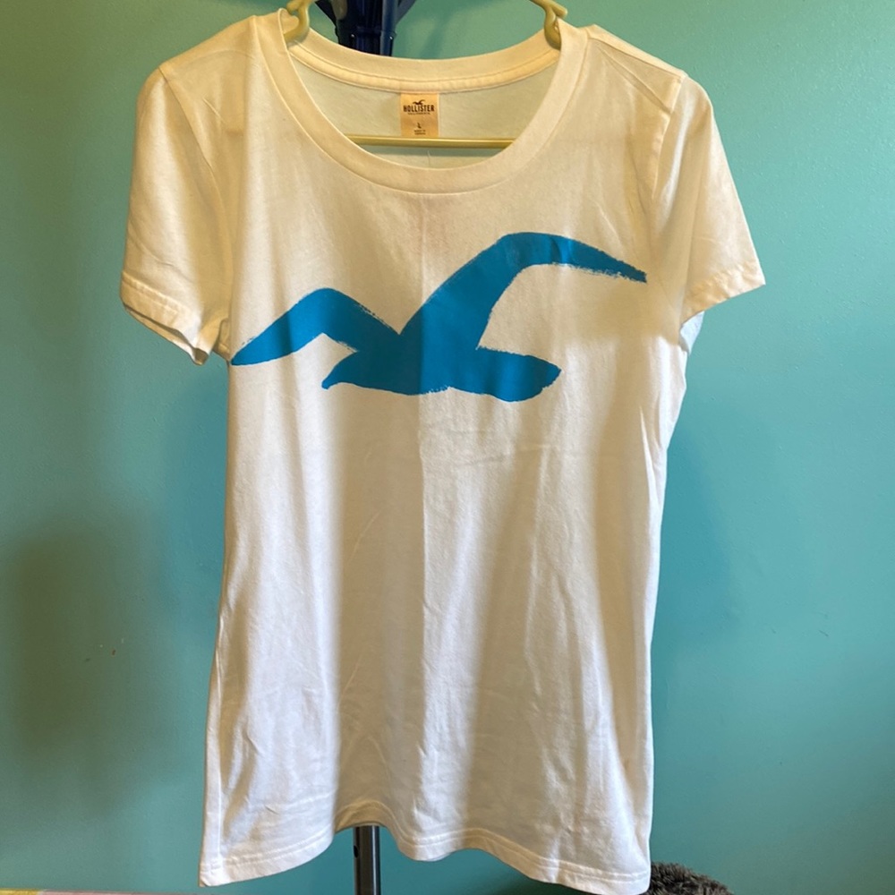 Hollister White Short Sleeve Tee with Blue Seagull Graphic